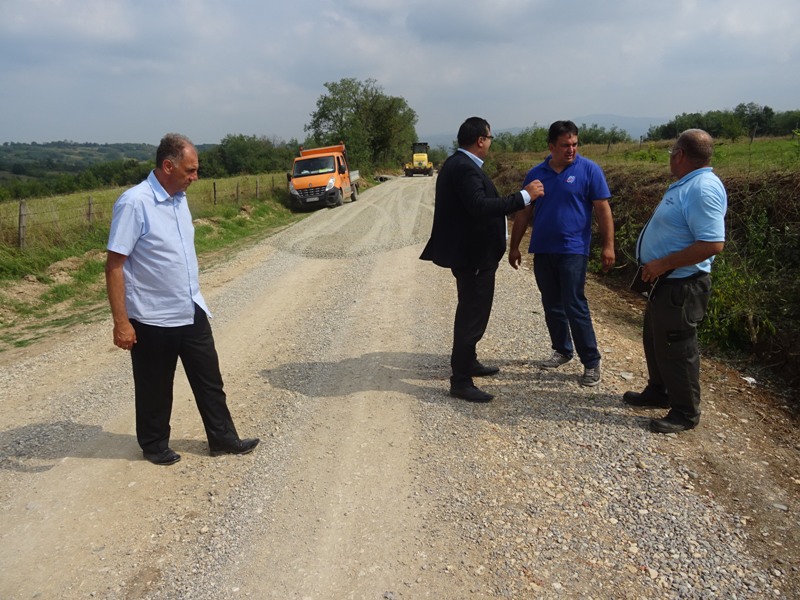Read more about the article Припремни радови за асфалтирање пута Мустапић-Манастирица у пуном јеку