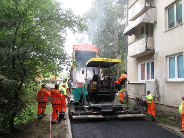 Read more about the article Главни градски трг тежи за 23 тоне новог асфалта