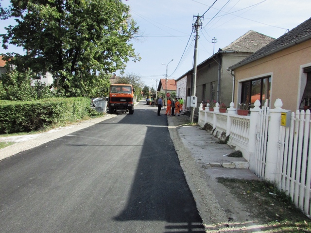 Read more about the article Улица Ослобођења добија нови асфалт