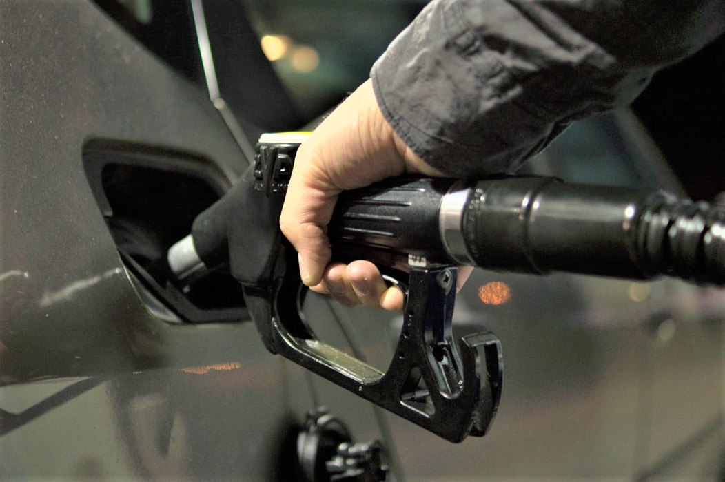 Read more about the article У наредних месец дана ограничене цене горива