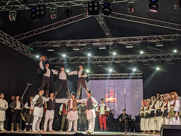 Read more about the article 55. Смотра Х.М. – трећи дан : Фантастични концерт анамбла „Венац“ са Косова и Метохије