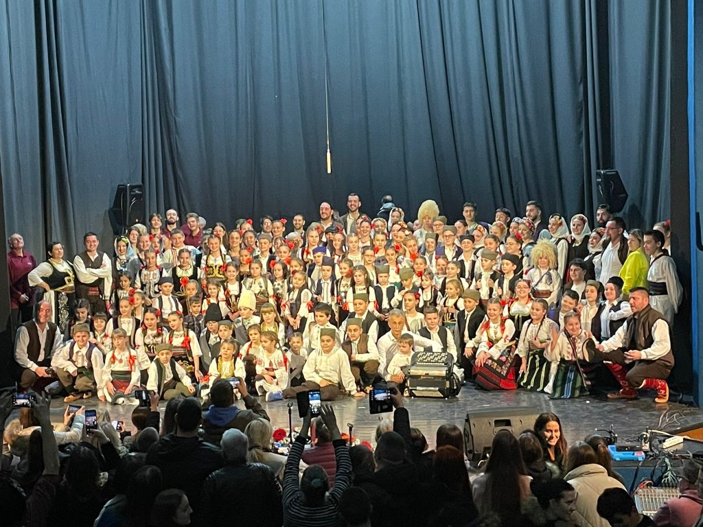Спектакуларан концерт Фолклорног ансамбла Центра за културу „Драган Кецман“