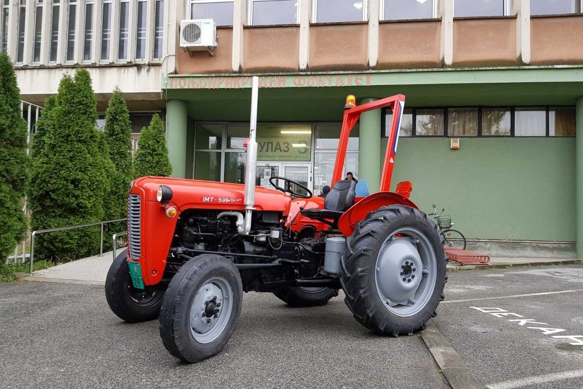 Read more about the article Агенција за безбедност саобраћаја објавила јавни позив за подношење захтева за субвенционисану ДОДЕЛУ РАМА за употребљавани трактор