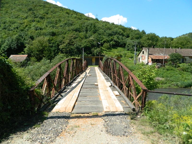 Read more about the article Саниран гвоздени мост на Пеку код Потајнице