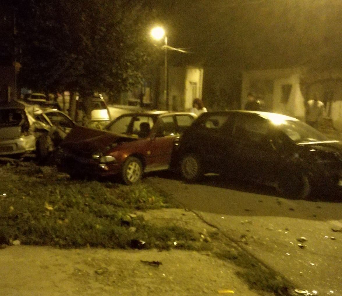 Read more about the article Пунто налетео на паркинг са возилима станара – уништена три аутомобила