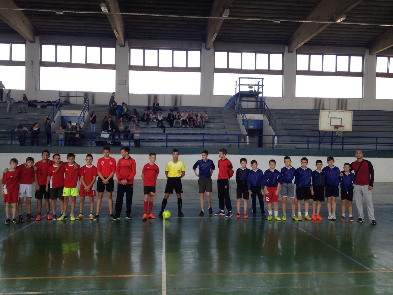 Read more about the article Završeno Opštinsko prvenstvo u futsalu za osnovce