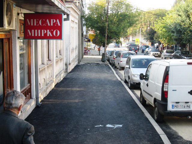 Read more about the article Почело асфалтирање тротоара у ул Слободана Јовића