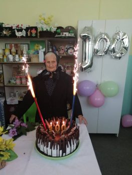 Бака Олга прославила 100. рођендан!!!