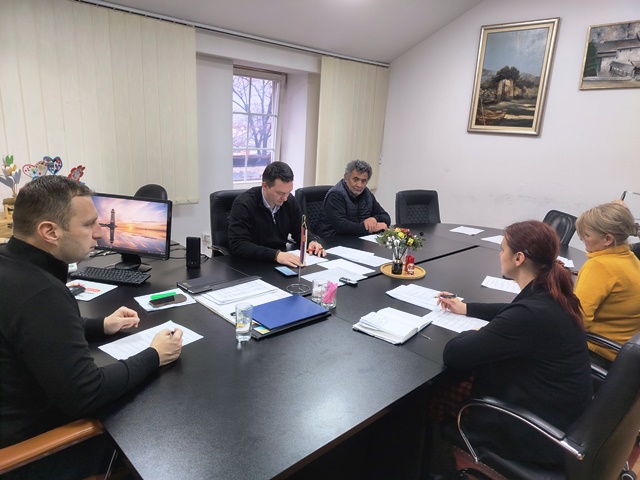 Read more about the article Бадњи дан – нерадан