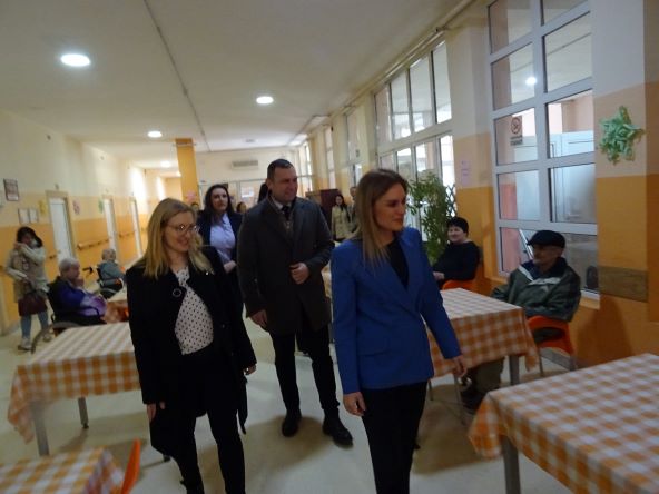 Read more about the article Од обећања до реализације: Министарка Ђурђевић-Стаменковски обишла завршене радове у  Установи за одрасле и старије  „Кучево“