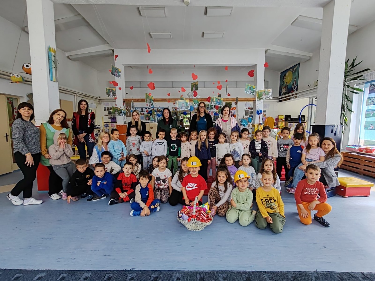Read more about the article У гостима код најмлађих: Туристичка организација Кучево представила лепоте наших пећина малишанима из ПУ „Лане”