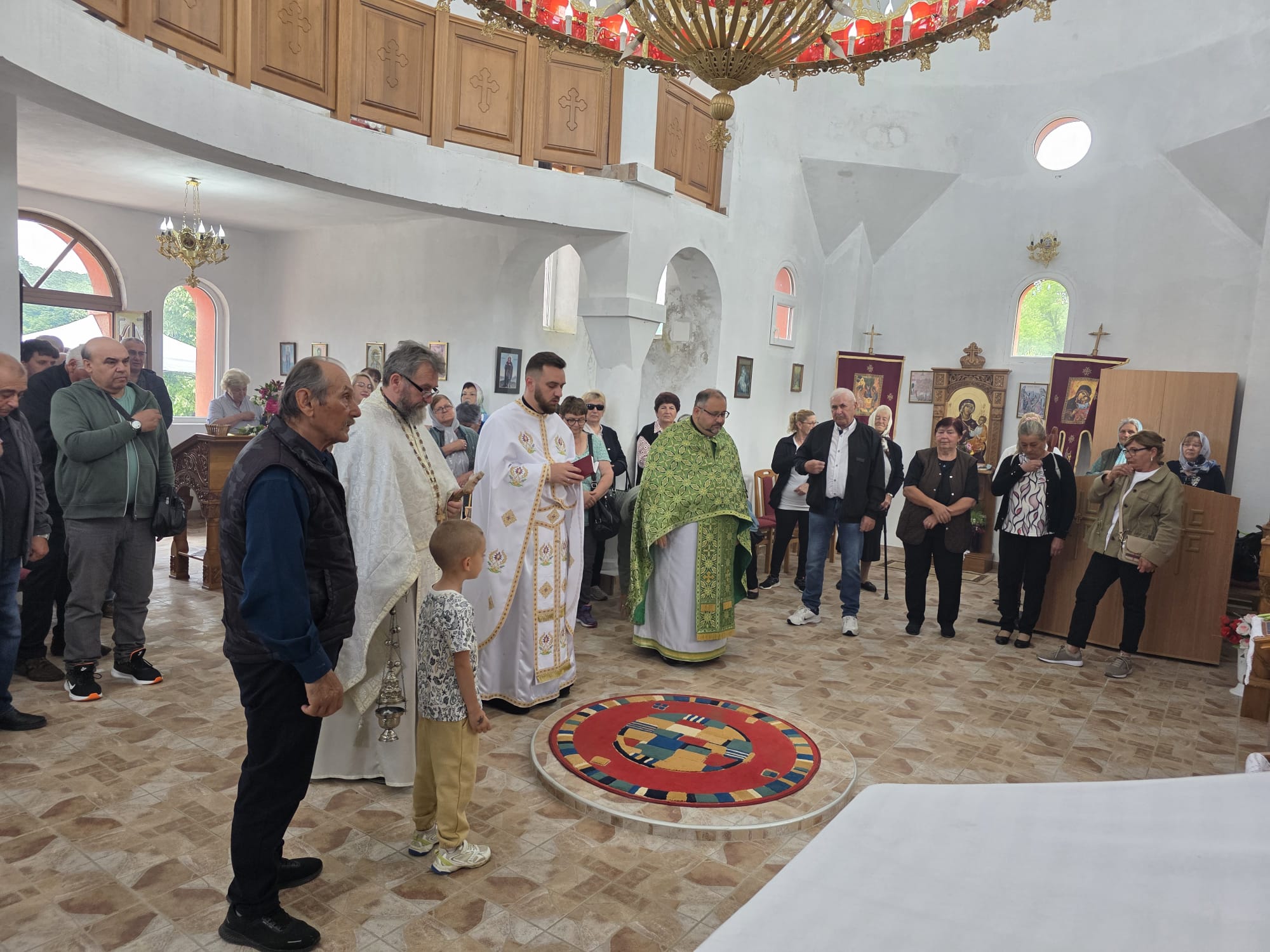 Read more about the article Други дан Духова – храмовна слава у Шевици и братска у Кучеву