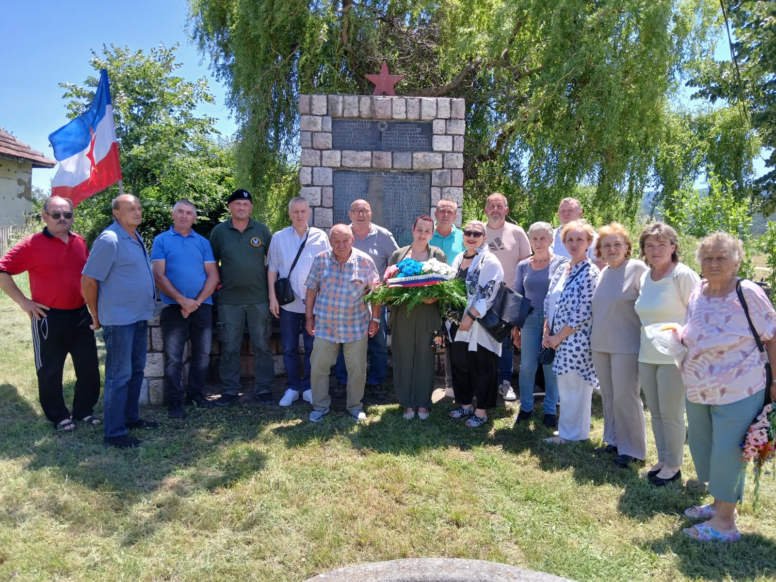 Read more about the article Поводом 04.јула У Церовици положени венци